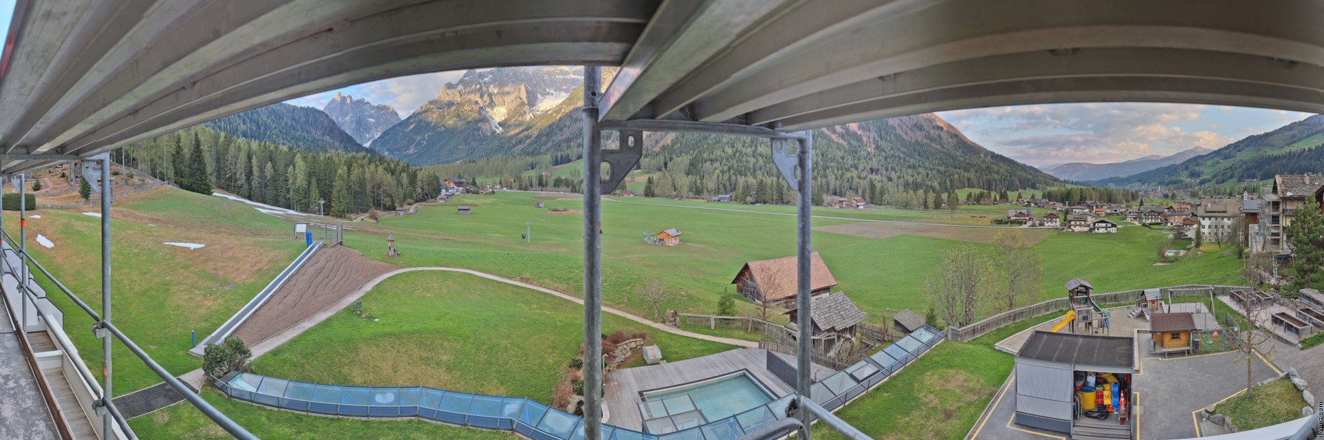 Archived image Webcam Family Resort Rainer, South Tyrol