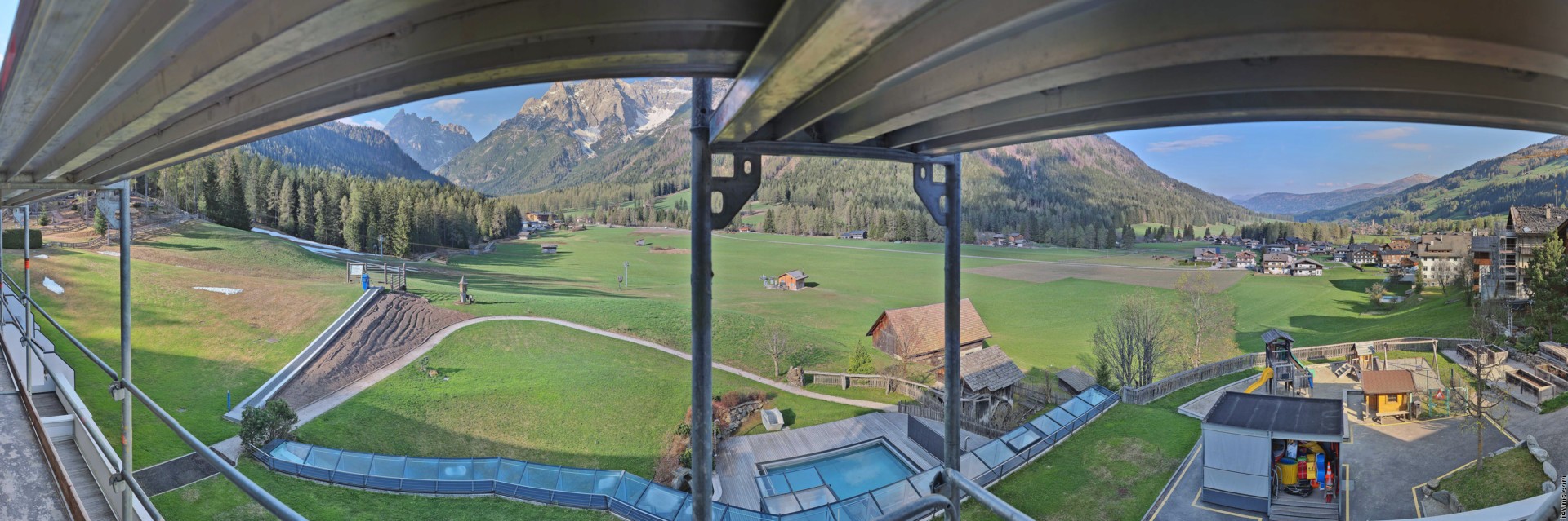 Archived image Webcam Family Resort Rainer, South Tyrol