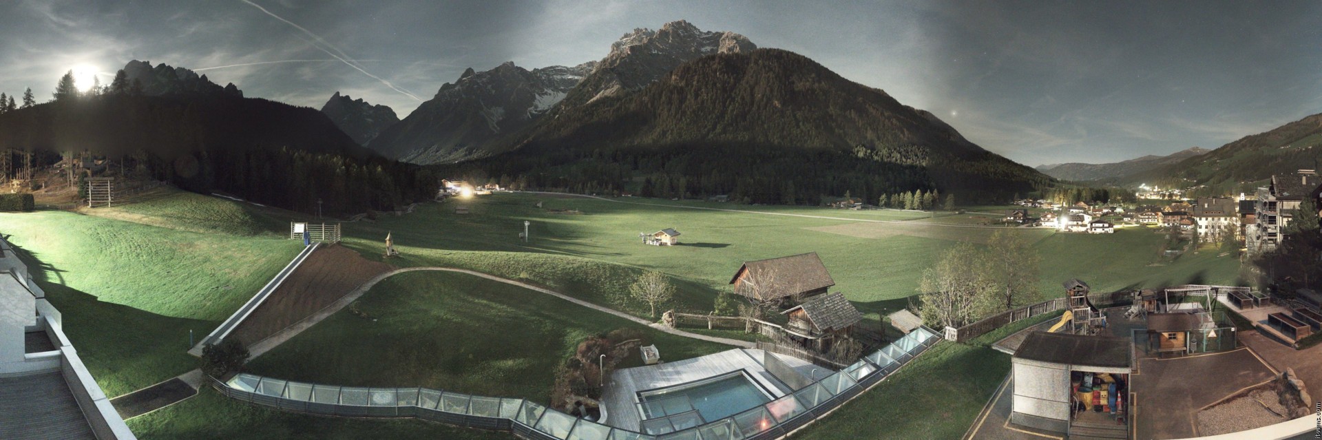 Archived image Webcam Family Resort Rainer, South Tyrol