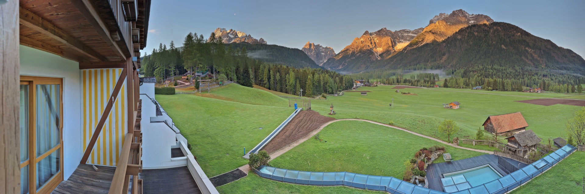 Archiv Foto Webcam Family Resort Rainer im Bergdorf Sexten