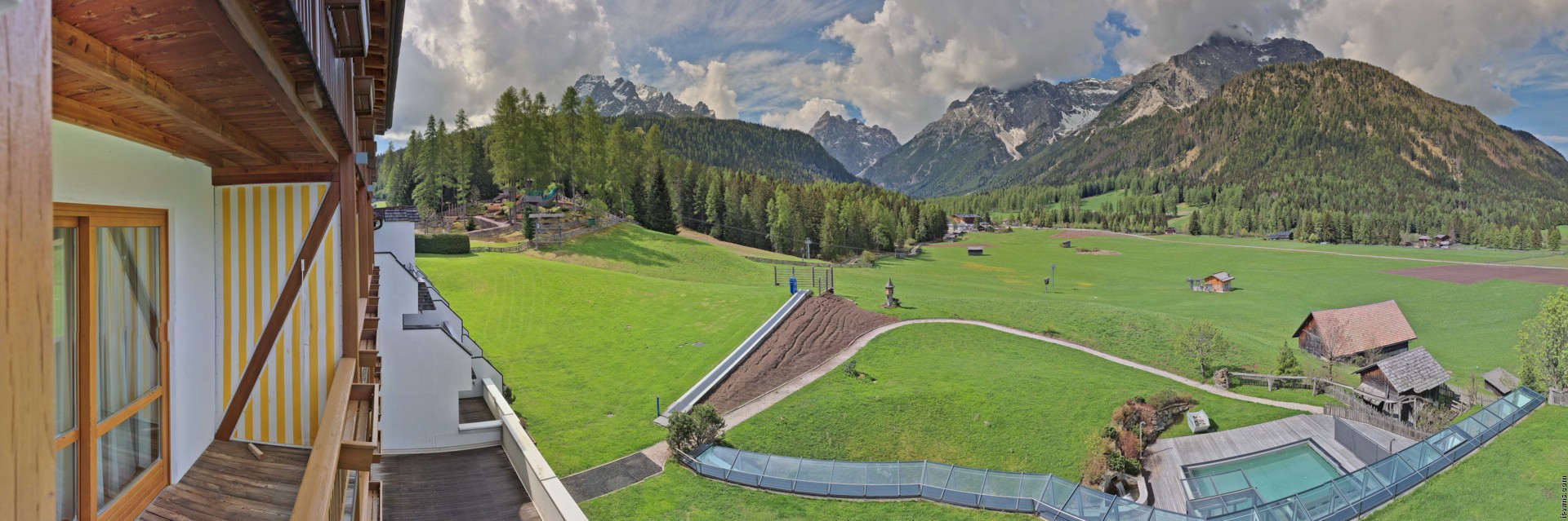 Archiv Foto Webcam Family Resort Rainer im Bergdorf Sexten
