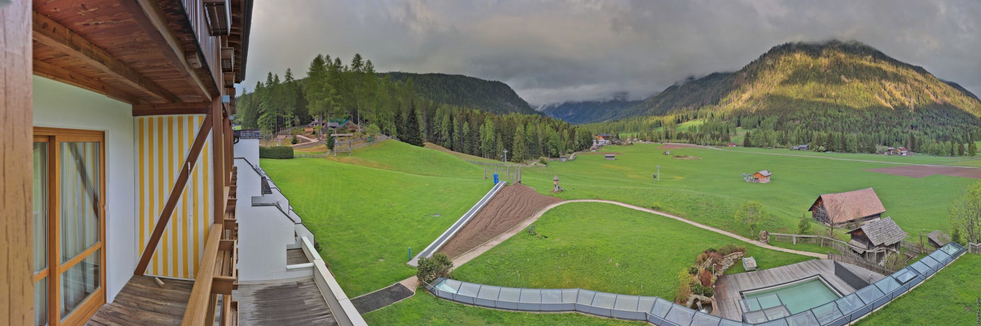 Archiv Foto Webcam Family Resort Rainer im Bergdorf Sexten