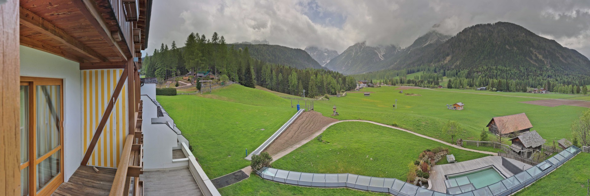 Archiv Foto Webcam Family Resort Rainer im Bergdorf Sexten