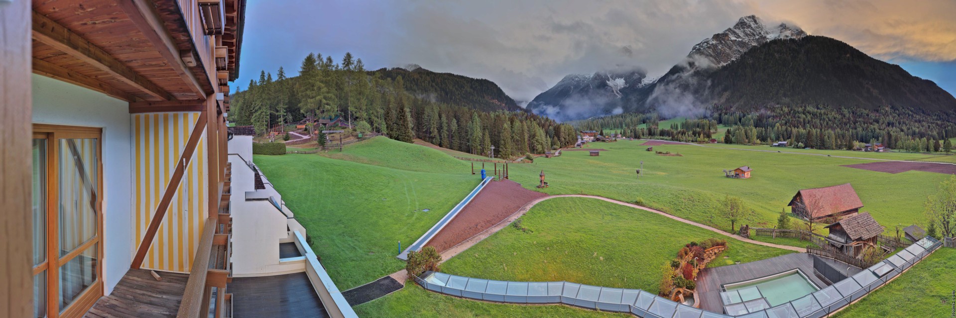 Archiv Foto Webcam Family Resort Rainer im Bergdorf Sexten