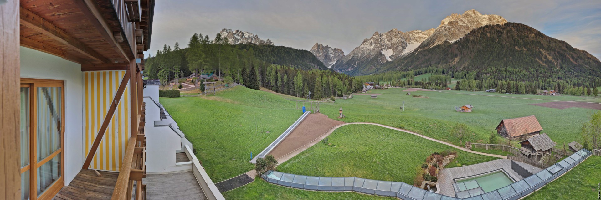 Archiv Foto Webcam Family Resort Rainer im Bergdorf Sexten