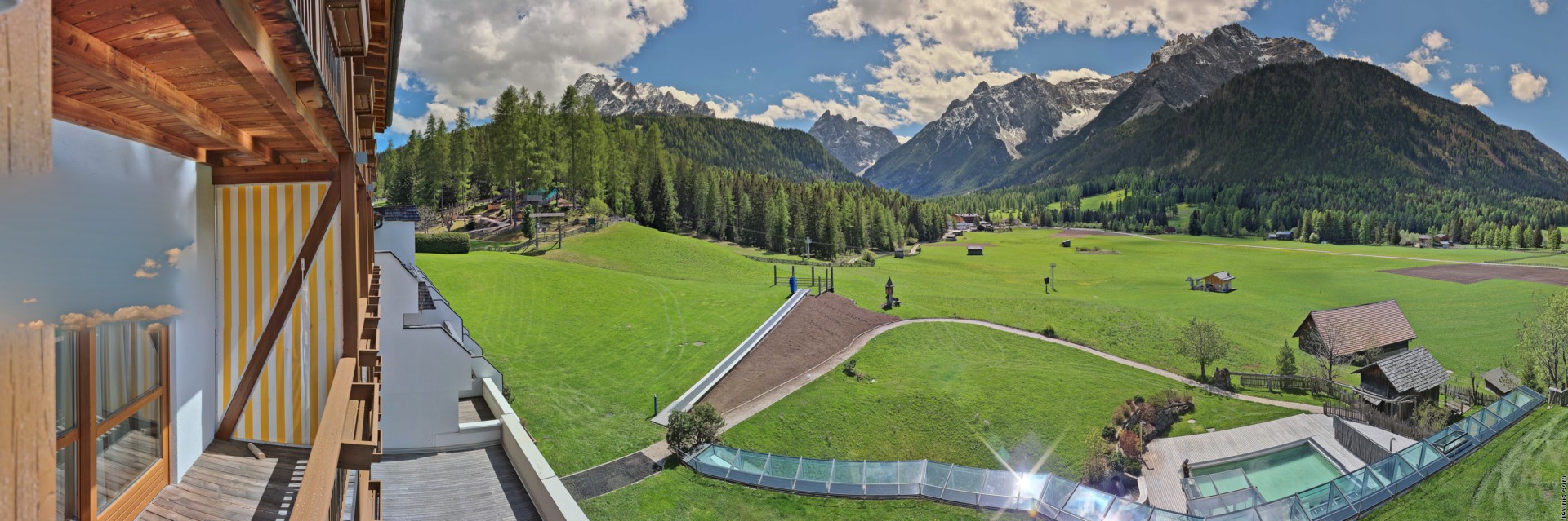 Archived image Webcam Family Resort Rainer, South Tyrol