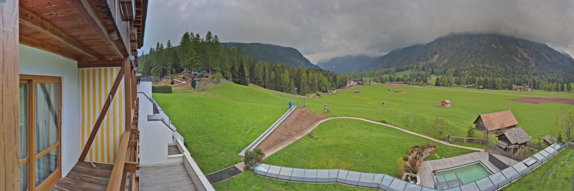 Archived image Webcam Family Resort Rainer, South Tyrol