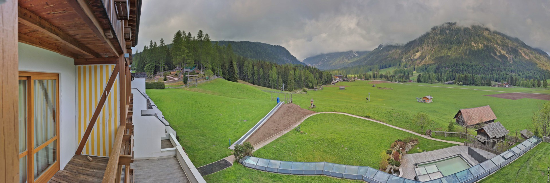 Archived image Webcam Family Resort Rainer, South Tyrol
