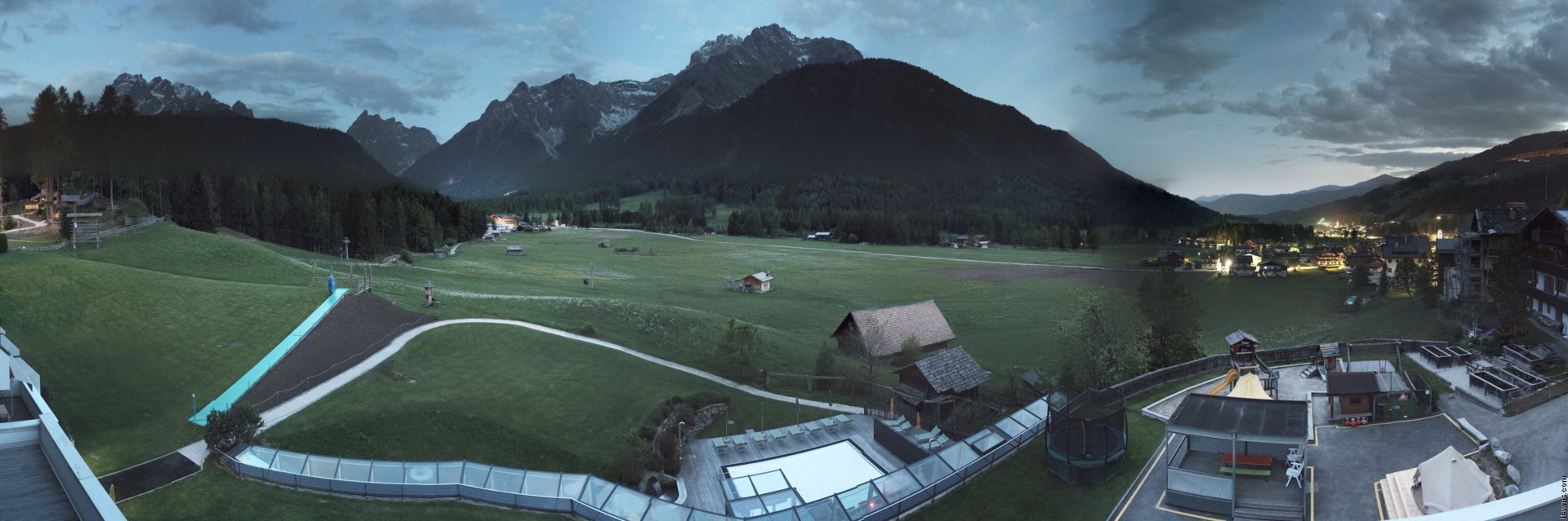 Archived image Webcam Family Resort Rainer, South Tyrol