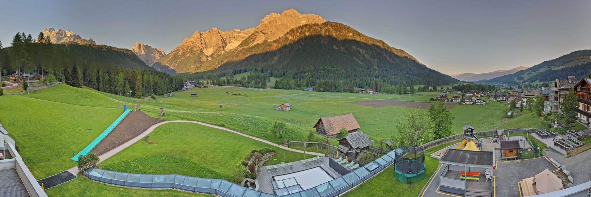 Archived image Webcam Family Resort Rainer, South Tyrol