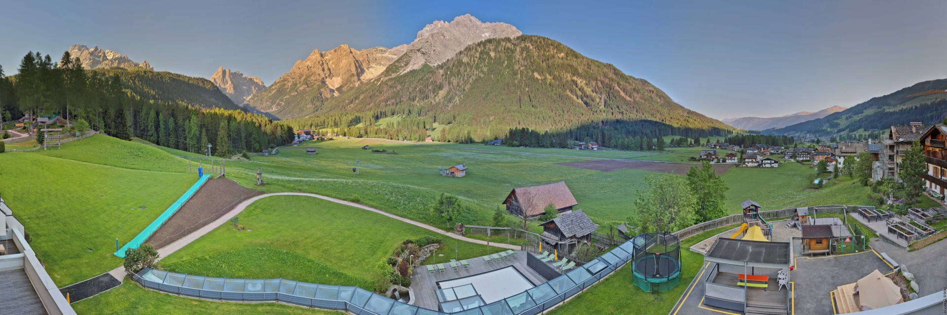 Archived image Webcam Family Resort Rainer, South Tyrol