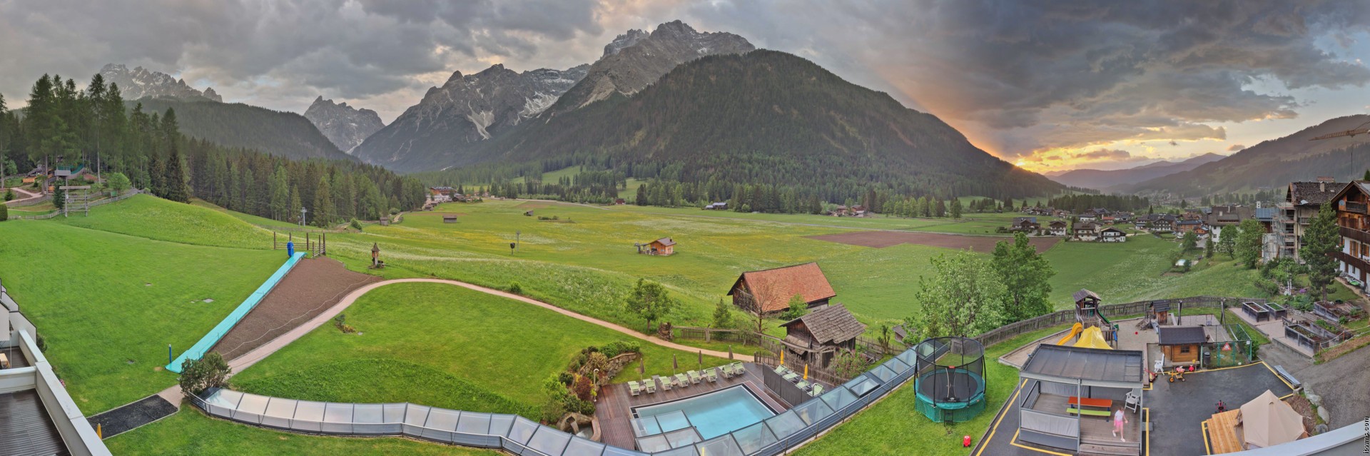Archiv Foto Webcam Family Resort Rainer im Bergdorf Sexten