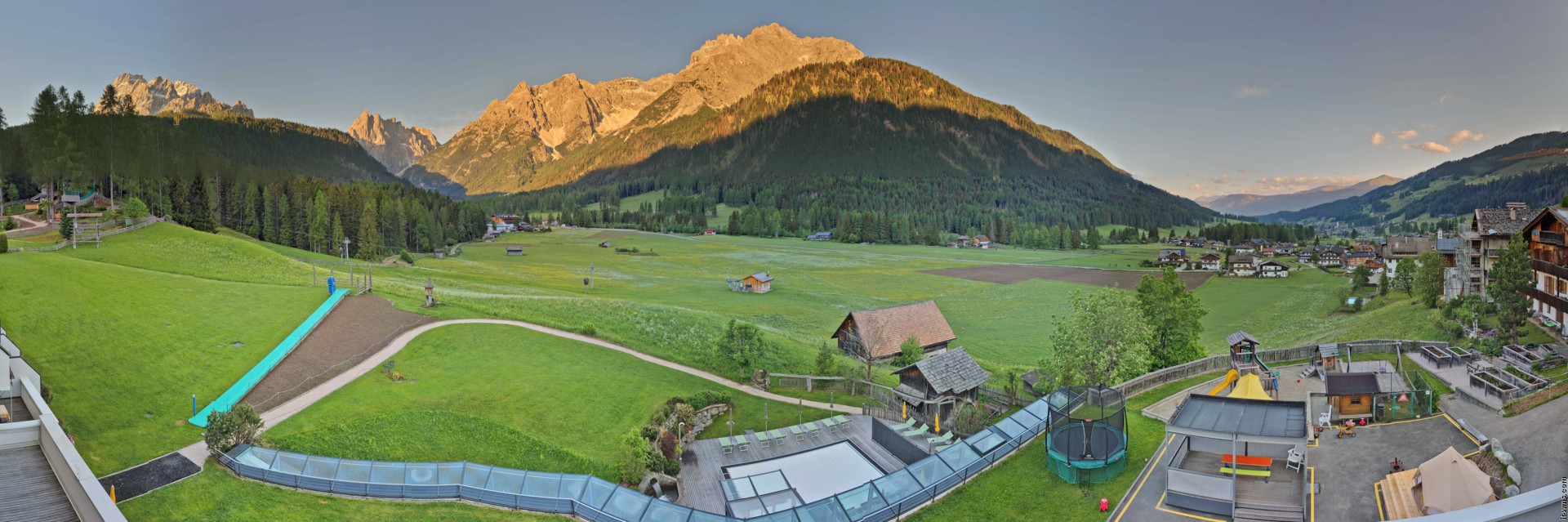 Archiv Foto Webcam Family Resort Rainer im Bergdorf Sexten