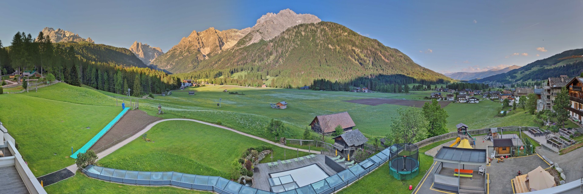 Archiv Foto Webcam Family Resort Rainer im Bergdorf Sexten