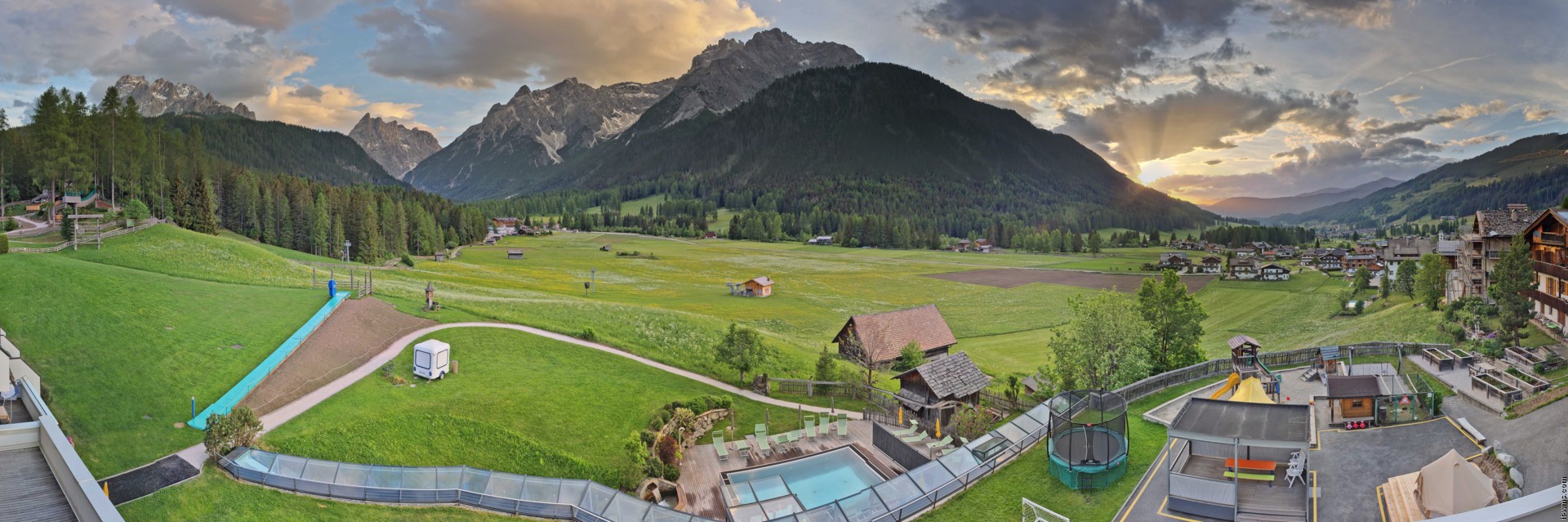 Archiv Foto Webcam Family Resort Rainer im Bergdorf Sexten