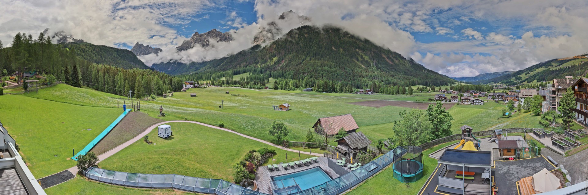 Archiv Foto Webcam Family Resort Rainer im Bergdorf Sexten