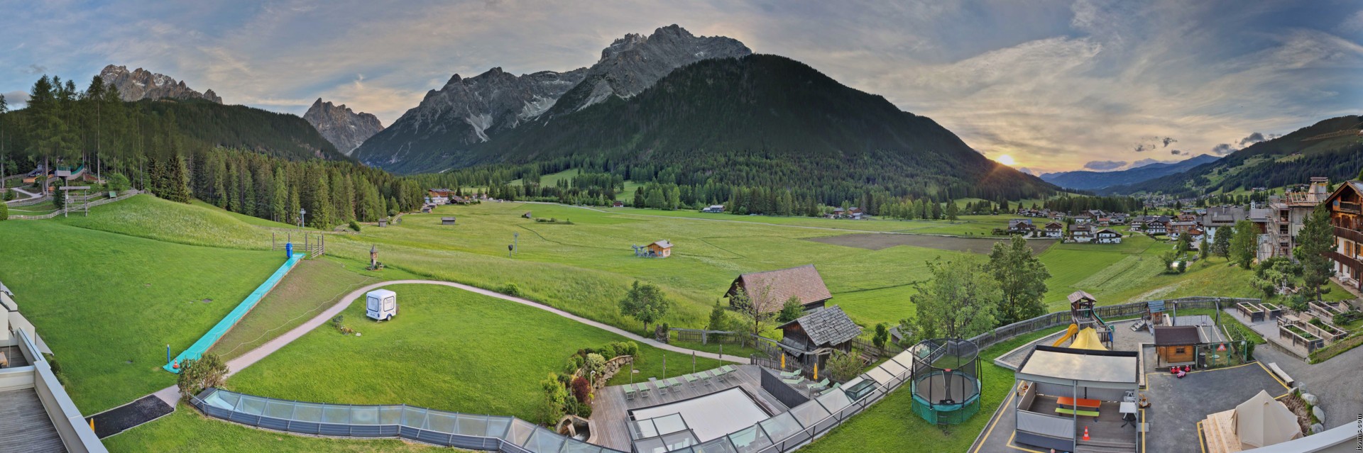 Archiv Foto Webcam Family Resort Rainer im Bergdorf Sexten