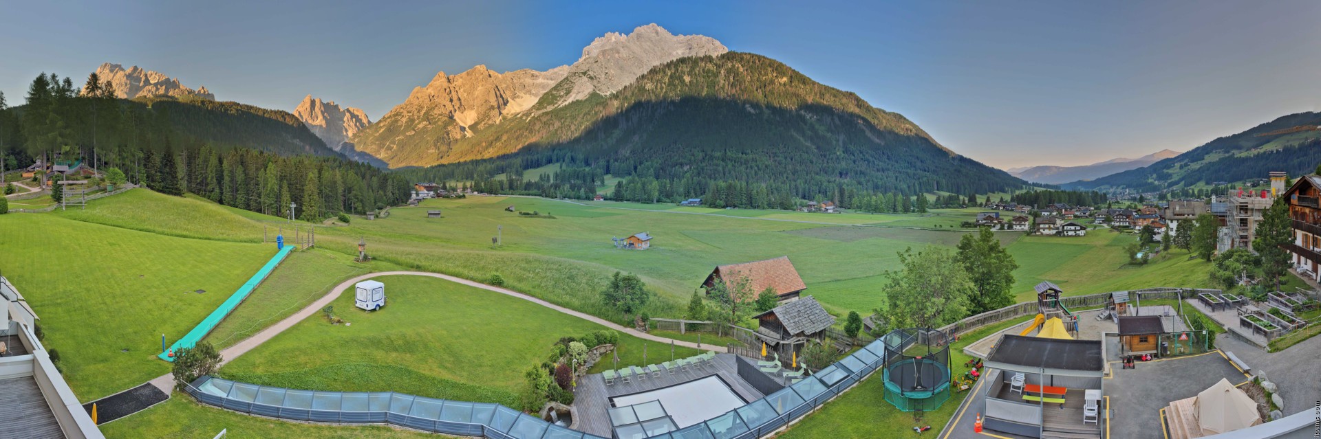 Archiv Foto Webcam Family Resort Rainer im Bergdorf Sexten