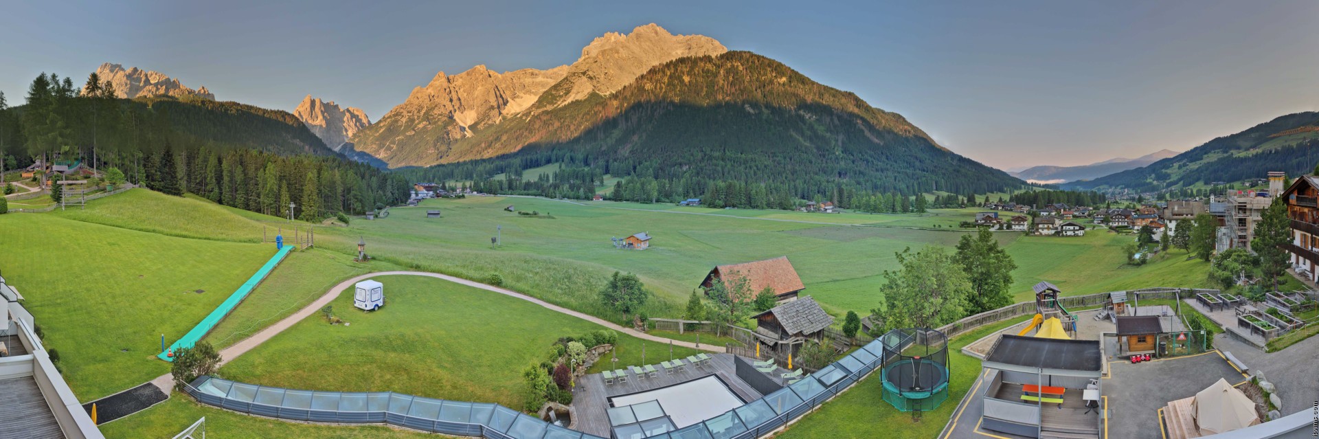 Archived image Webcam Family Resort Rainer, South Tyrol