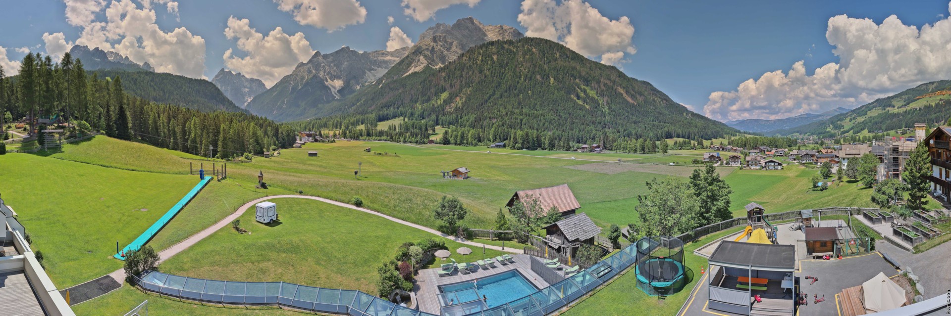 Archived image Webcam Family Resort Rainer, South Tyrol