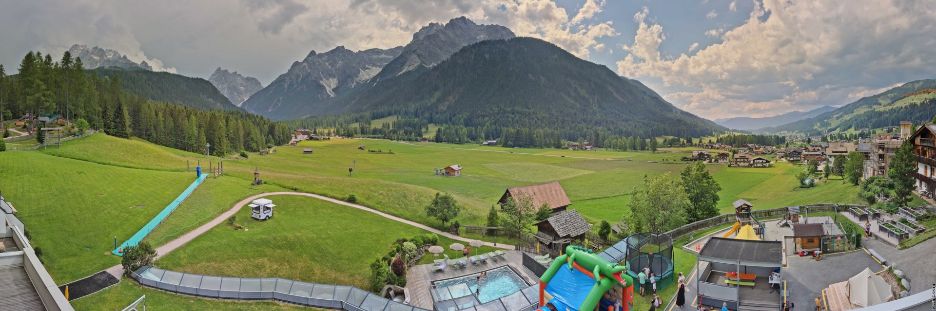 Archived image Webcam Family Resort Rainer, South Tyrol