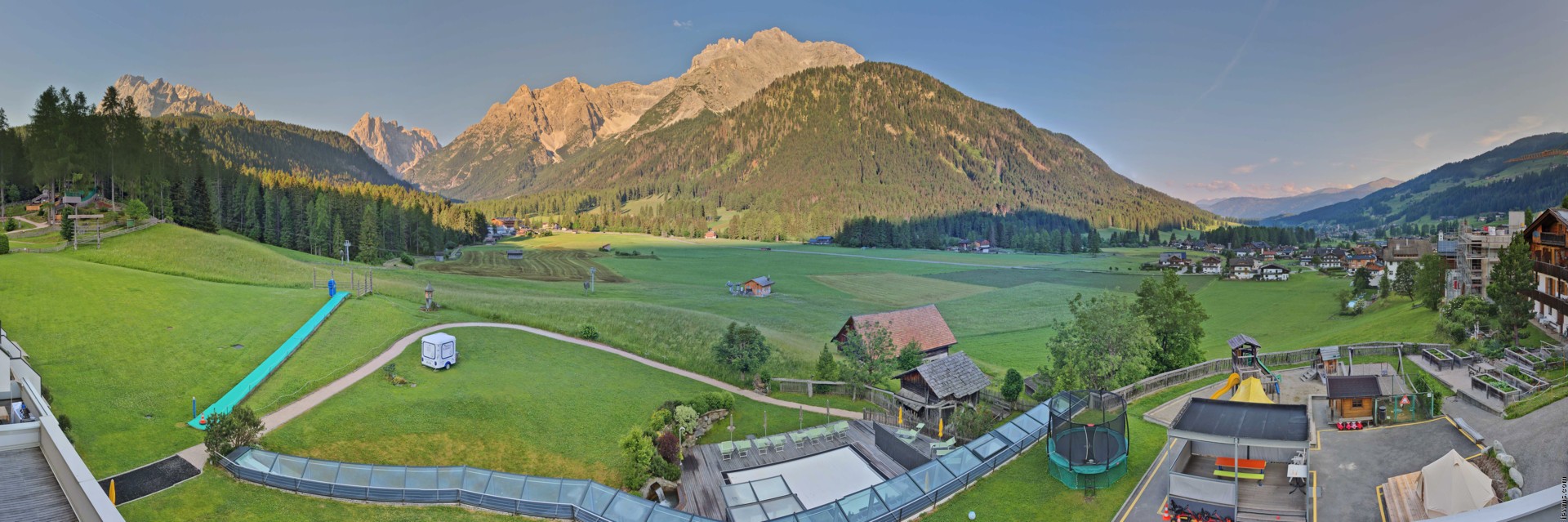 Archiv Foto Webcam Family Resort Rainer im Bergdorf Sexten