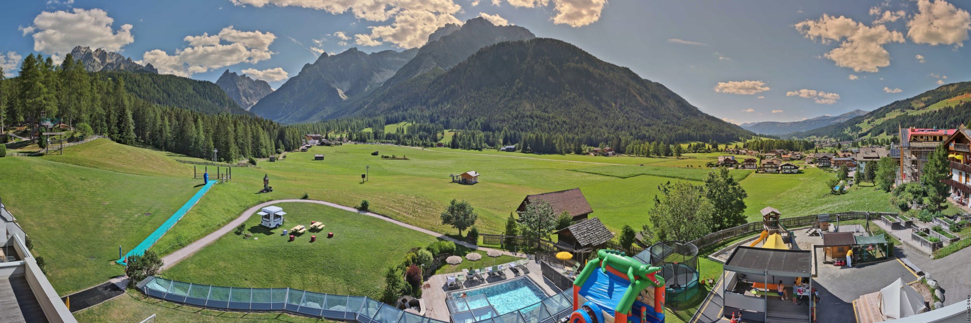 Archived image Webcam Family Resort Rainer, South Tyrol