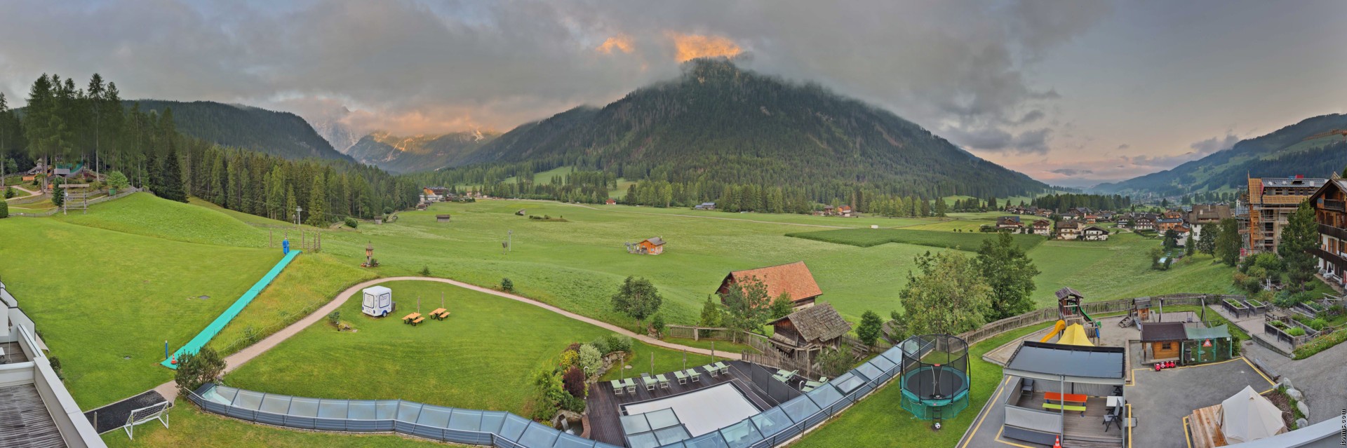 Archiv Foto Webcam Family Resort Rainer im Bergdorf Sexten