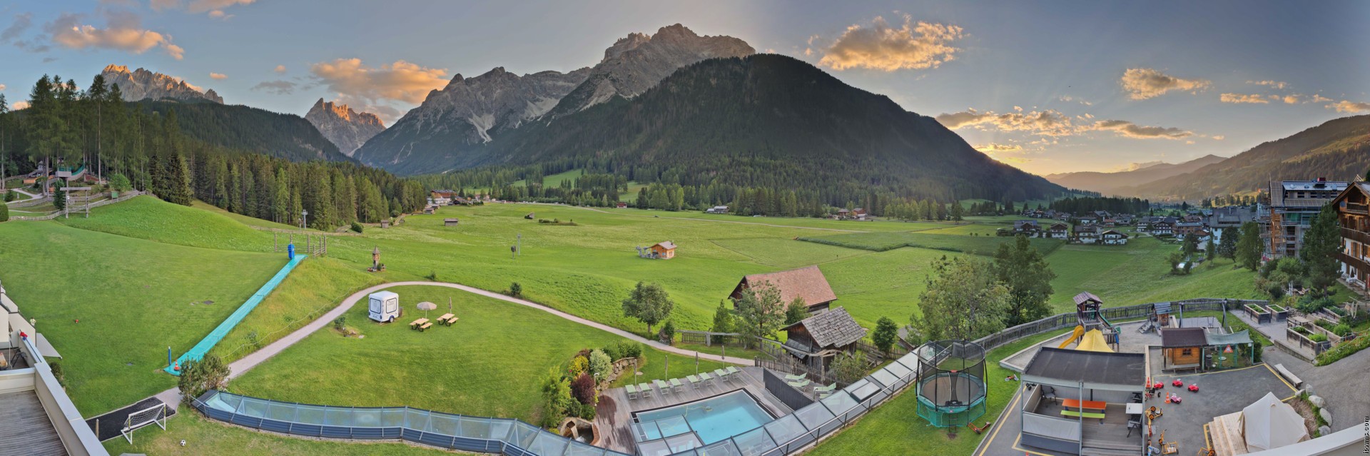 Archiv Foto Webcam Family Resort Rainer im Bergdorf Sexten