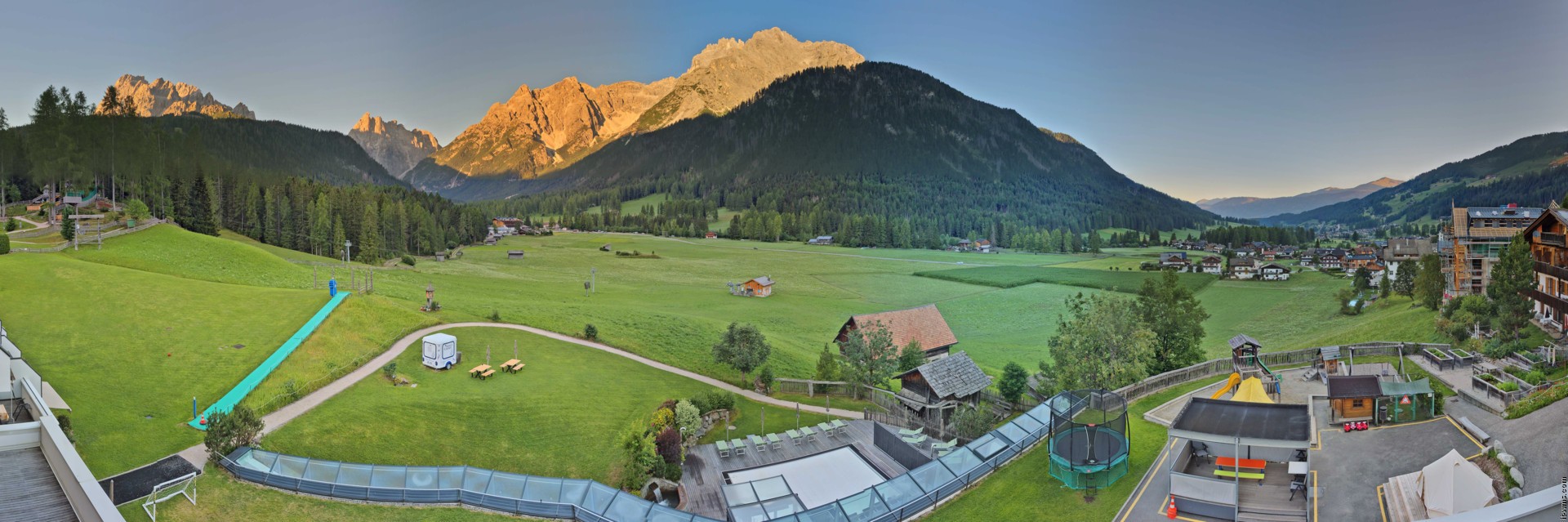 Archiv Foto Webcam Family Resort Rainer im Bergdorf Sexten