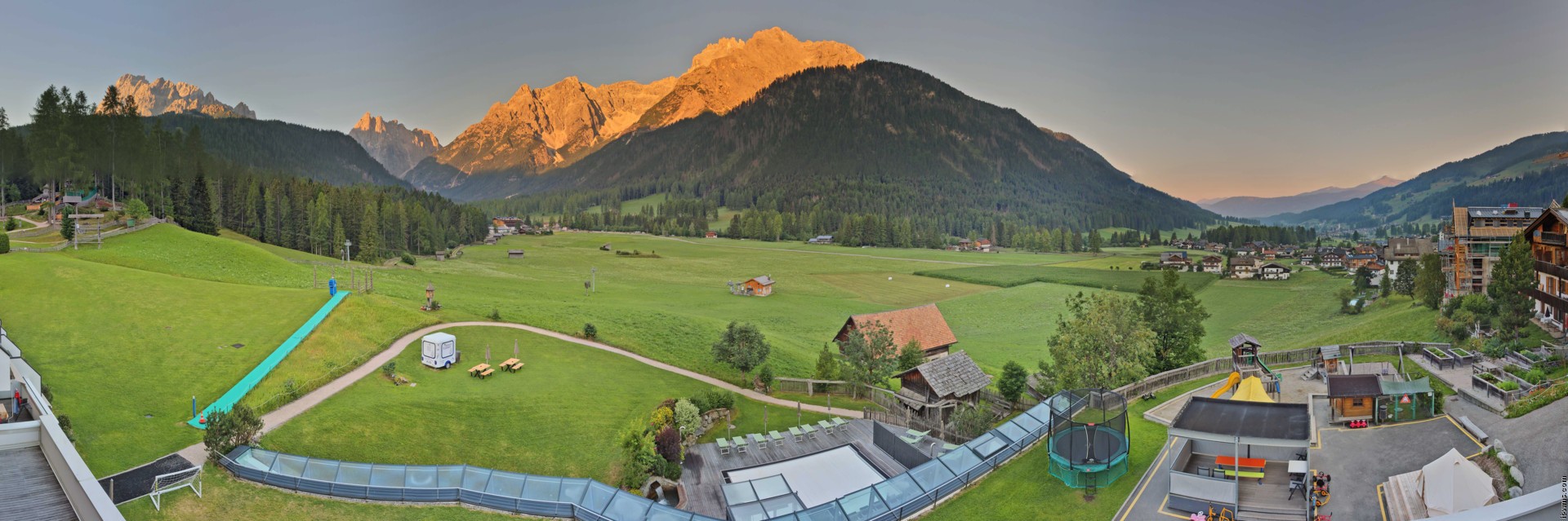 Archiv Foto Webcam Family Resort Rainer im Bergdorf Sexten
