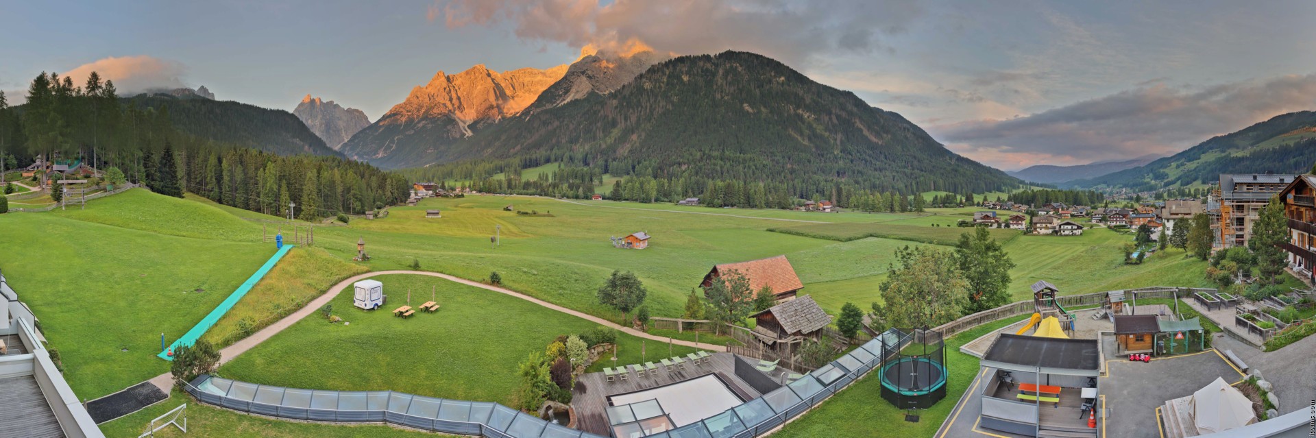Archived image Webcam Family Resort Rainer, South Tyrol