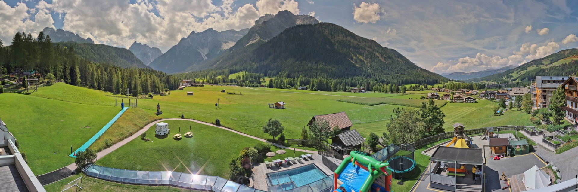 Archived image Webcam Family Resort Rainer, South Tyrol