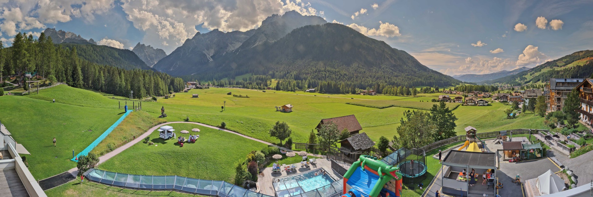 Archived image Webcam Family Resort Rainer, South Tyrol
