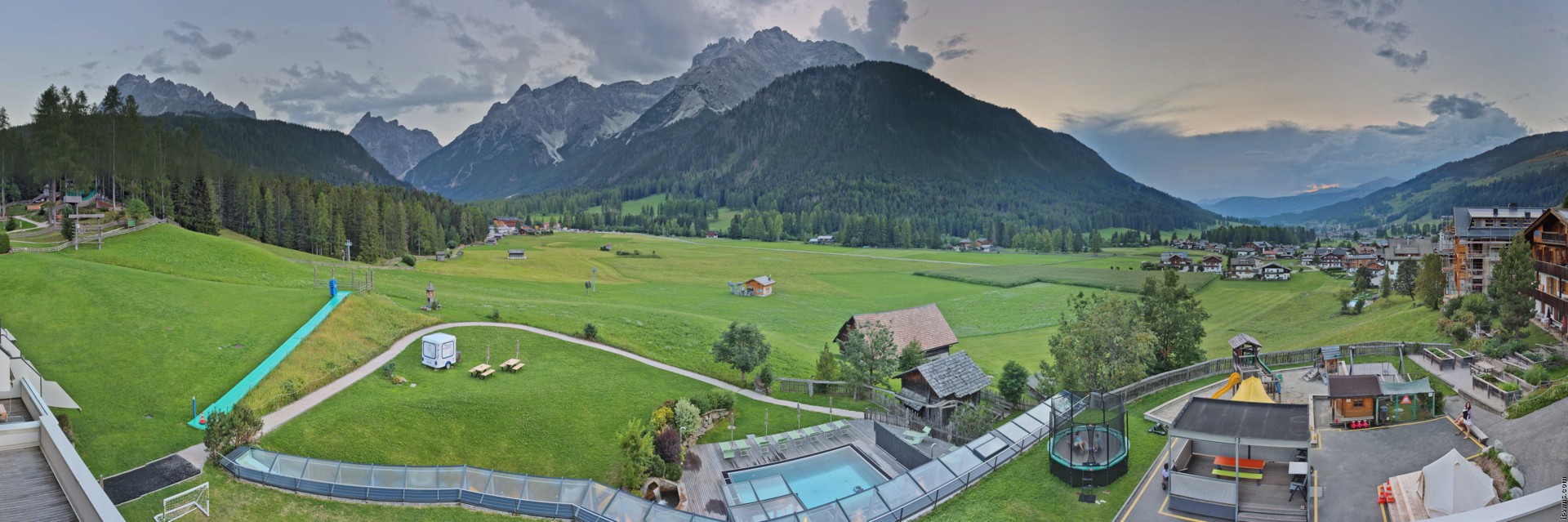 Archived image Webcam Family Resort Rainer, South Tyrol