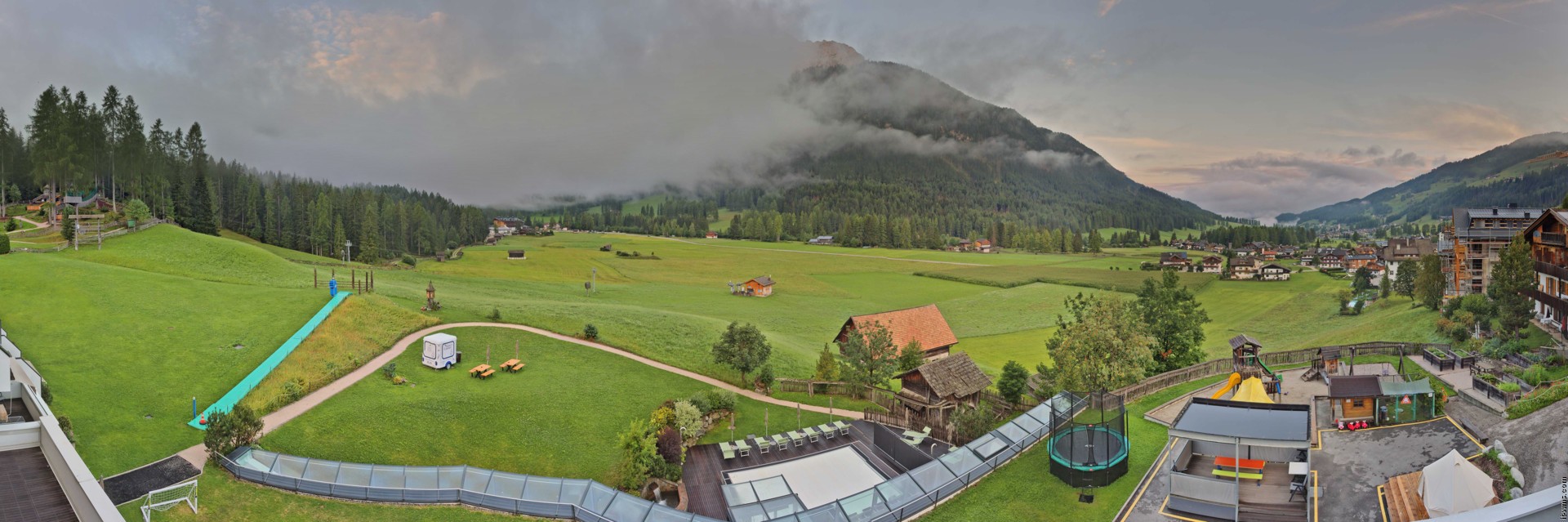 Archived image Webcam Family Resort Rainer, South Tyrol
