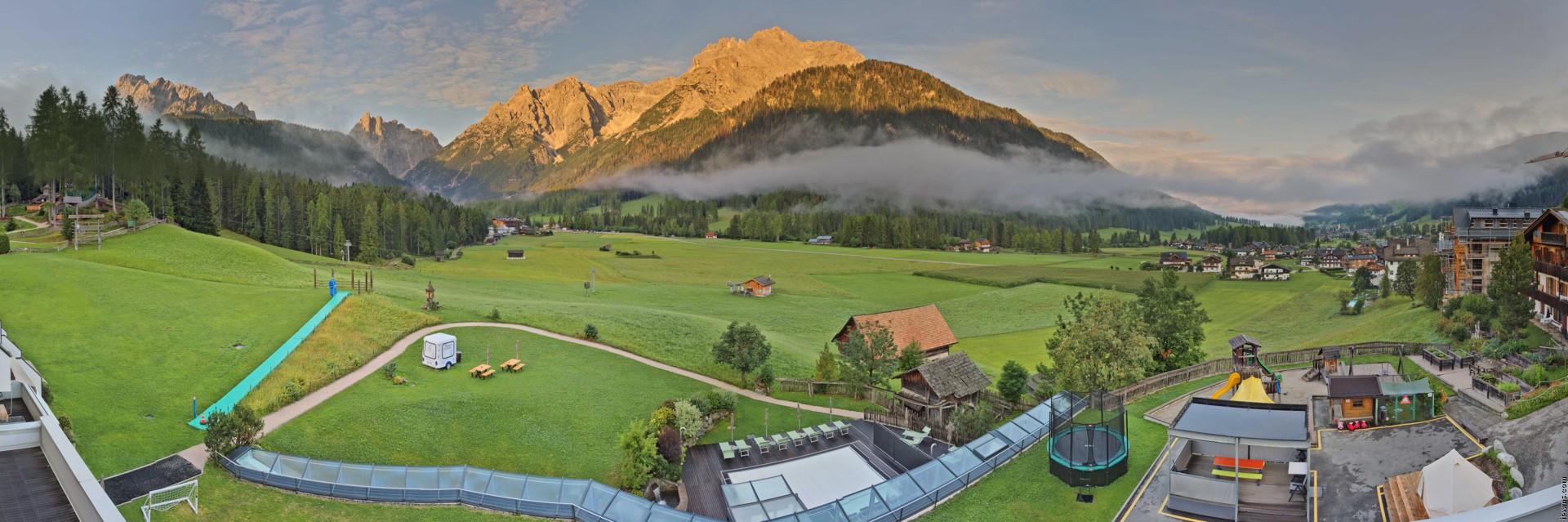 Archived image Webcam Family Resort Rainer, South Tyrol