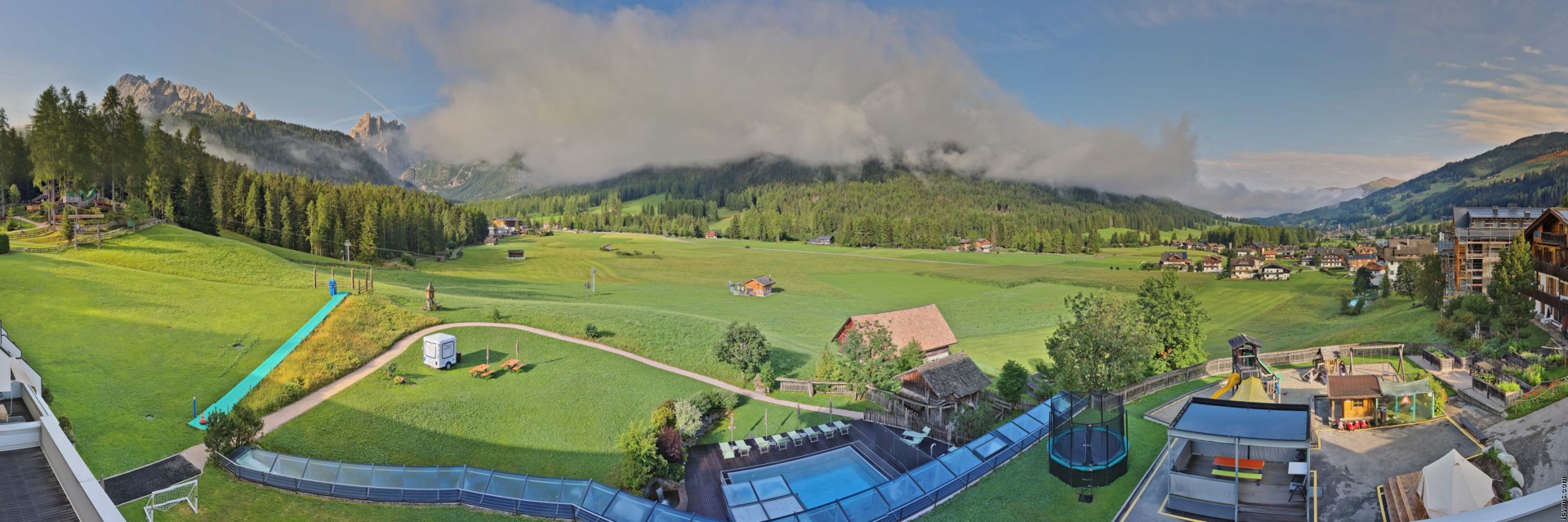 Archived image Webcam Family Resort Rainer, South Tyrol
