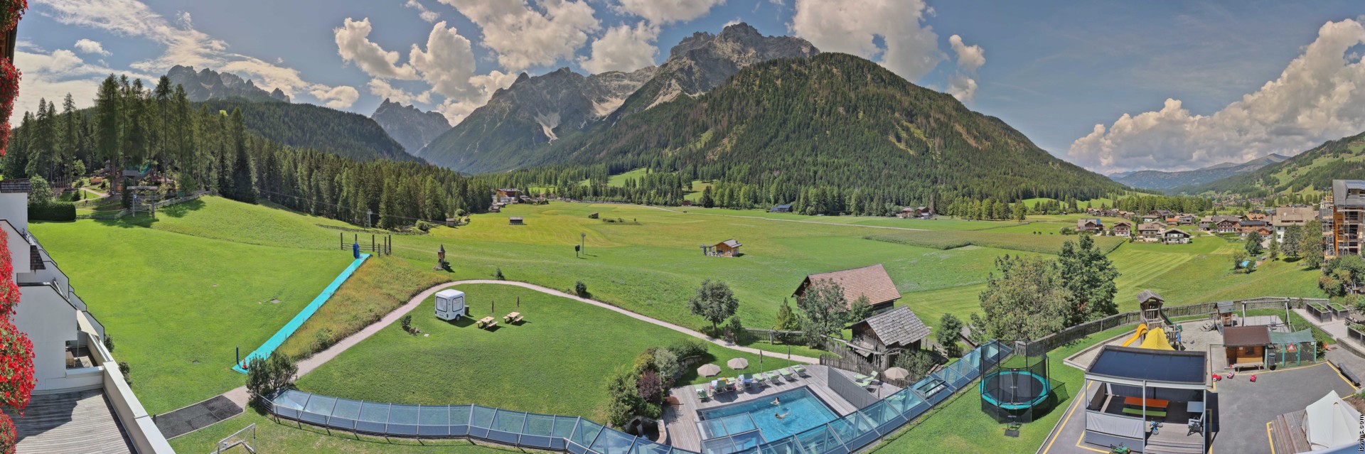 Archived image Webcam Family Resort Rainer, South Tyrol