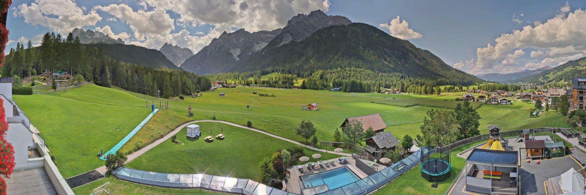 Archived image Webcam Family Resort Rainer, South Tyrol