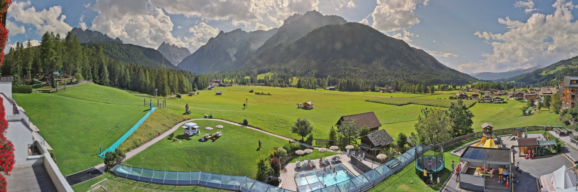 Archived image Webcam Family Resort Rainer, South Tyrol