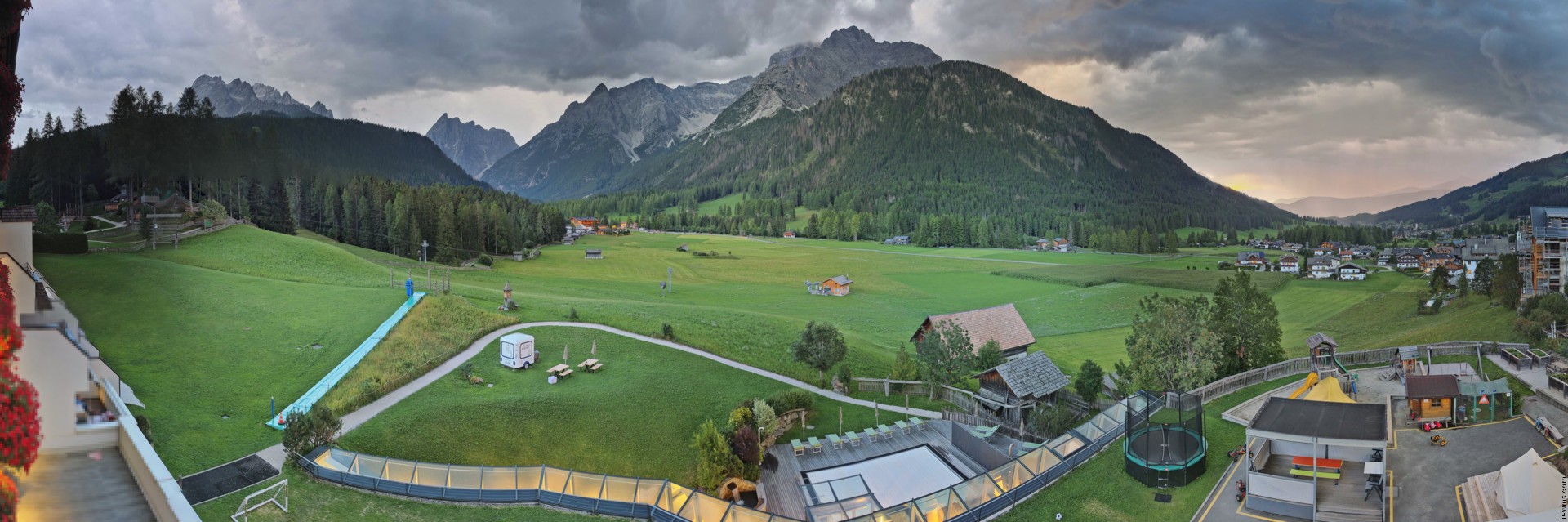 Archiv Foto Webcam Family Resort Rainer im Bergdorf Sexten