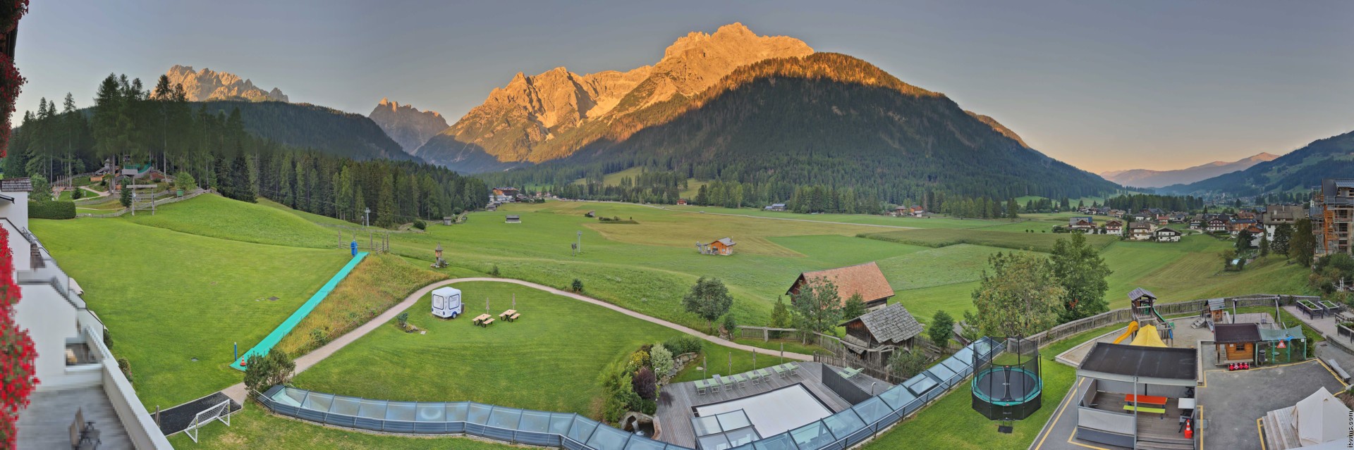 Archiv Foto Webcam Family Resort Rainer im Bergdorf Sexten