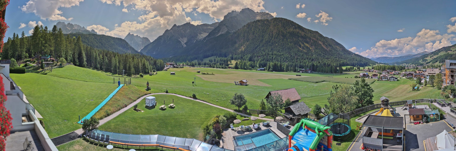 Archiv Foto Webcam Family Resort Rainer im Bergdorf Sexten