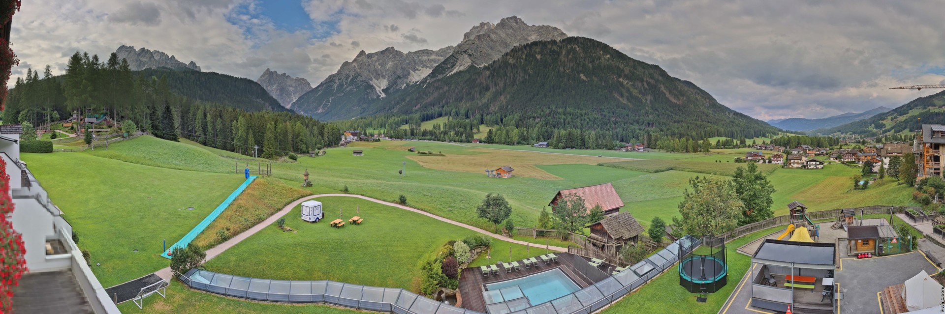 Archiv Foto Webcam Family Resort Rainer im Bergdorf Sexten