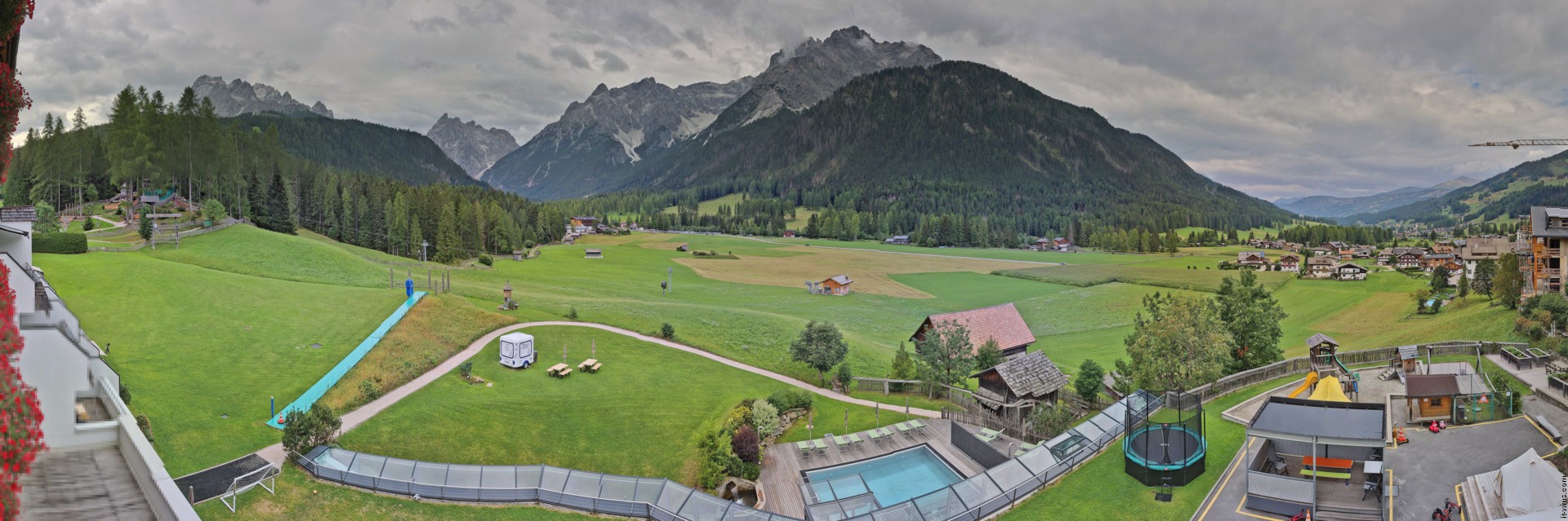 Archiv Foto Webcam Family Resort Rainer im Bergdorf Sexten