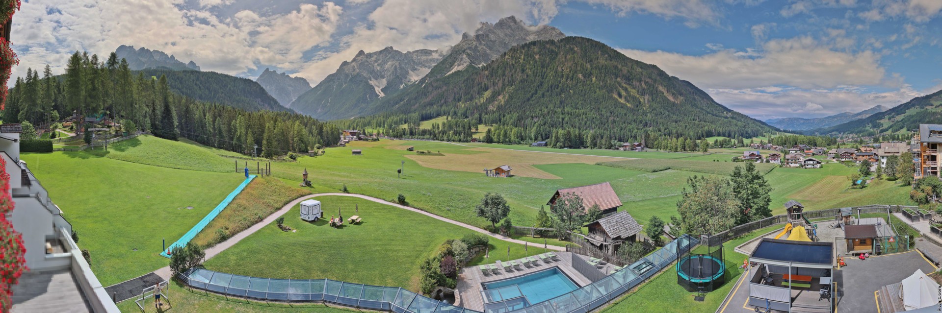 Archiv Foto Webcam Family Resort Rainer im Bergdorf Sexten