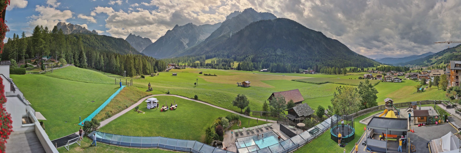 Archiv Foto Webcam Family Resort Rainer im Bergdorf Sexten