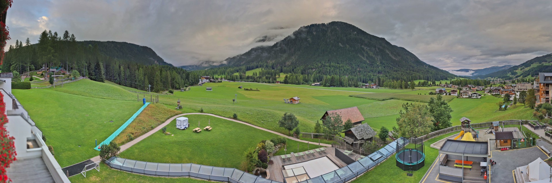 Archiv Foto Webcam Family Resort Rainer im Bergdorf Sexten