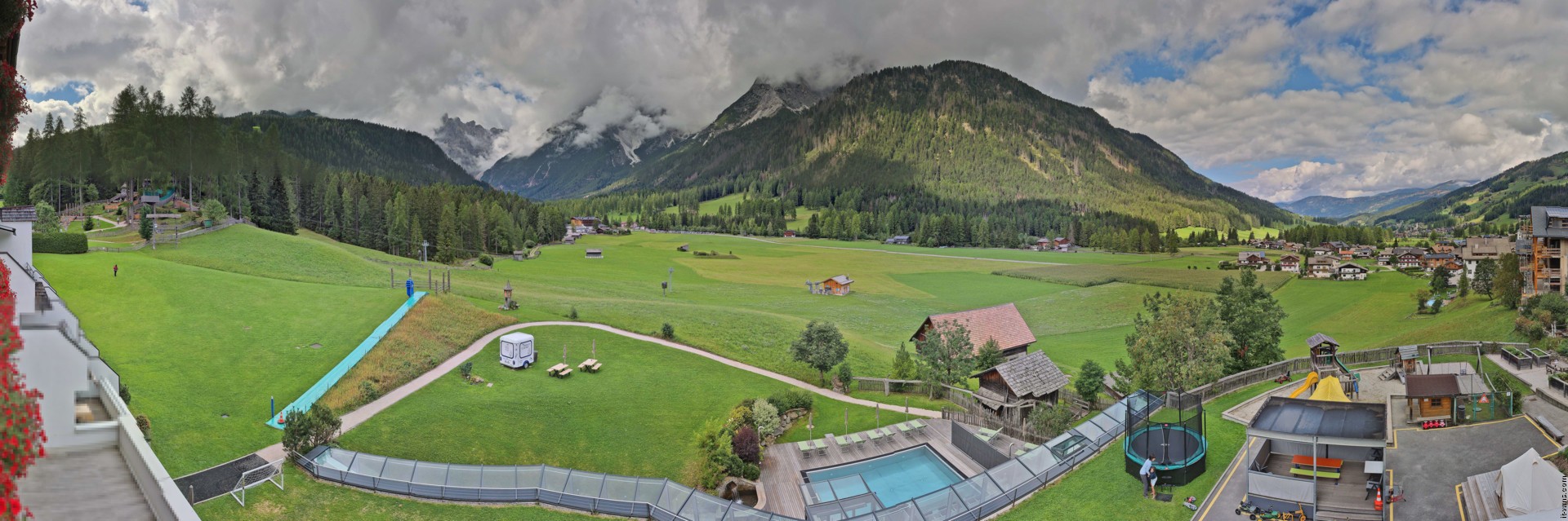 Archiv Foto Webcam Family Resort Rainer im Bergdorf Sexten